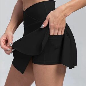 Plain pocket athletic skirt